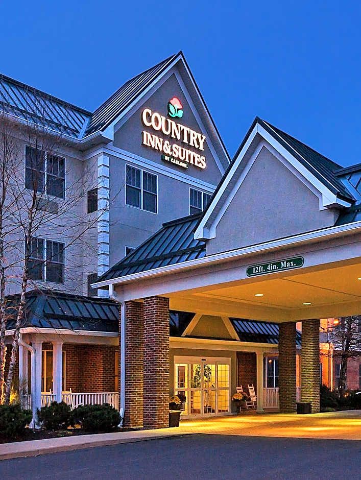 Country Inn & Suites by Radisson, Lewisburg, PA