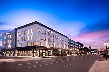 Courtyard by Marriott Lansing Downtown
