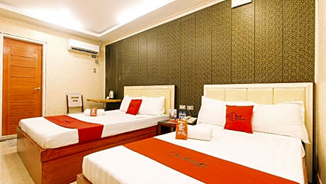 RedDoorz Plus at Winter Benitez