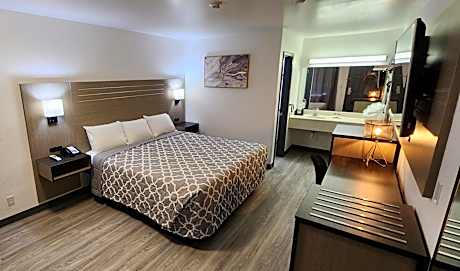 King Room - Non-Smoking