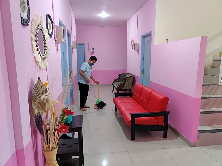 Ayuning Guest House Syariah Semarang Mitra RedDoorz