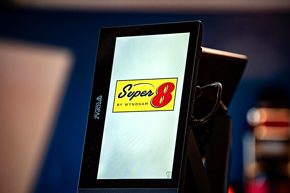 Super 8 by Wyndham Biloxi at the Beach