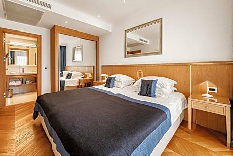 Two-Bedroom Apartment with Sea View