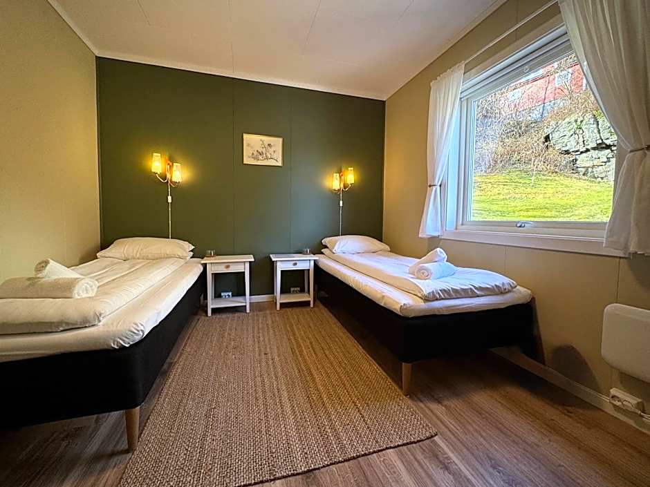 Svingen Guesthouse - Panoramic Fjord Views in Flåm