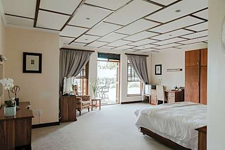 Luxury King Room
