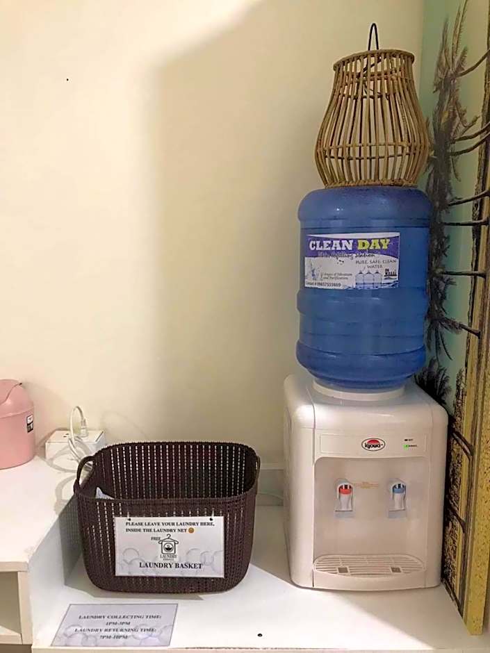 CHE & JAMES FEMALE GUEST House COLON, CEBU