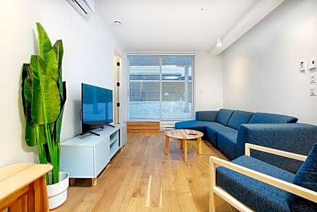 Apartment with private terrace - 2 bedrooms (1 king and 1 queen) and 2 bathrooms