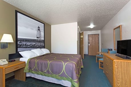 1 Queen Bed Accessible Room Non-Smoking