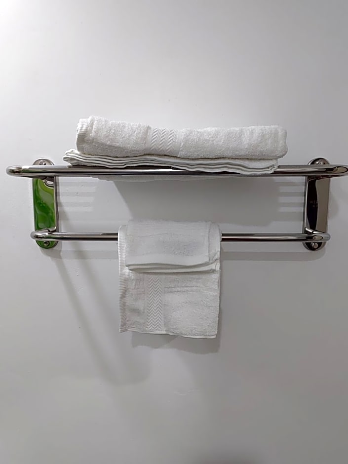 Apartelle near Philippine Arena