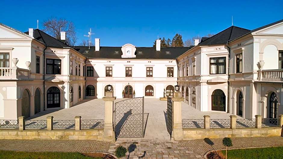 Zámek Wichterle - Hotel a pivní lázně