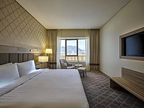 Deluxe King Room with City View