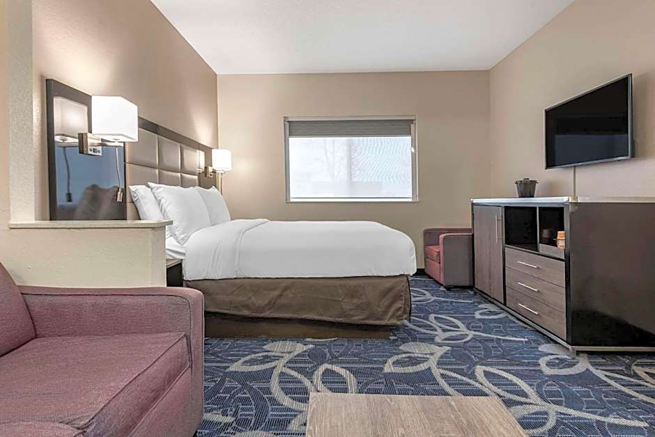 Comfort Inn & Suites Liverpool-Clay