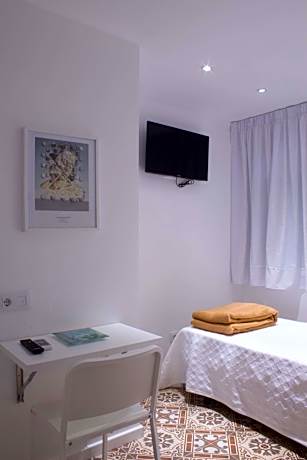 Single Room - Disability Access with Private Bathroom
