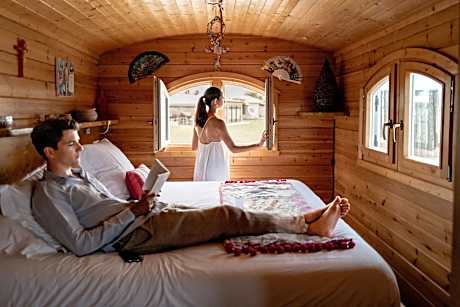 Superior Caravan with lake view