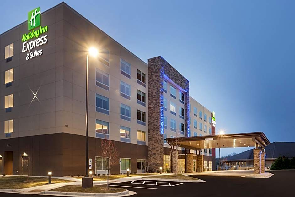 Holiday Inn Express And Suites Hudson I-94 By IHG