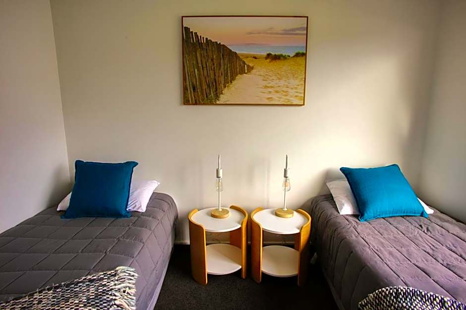 Kaka Point Motels