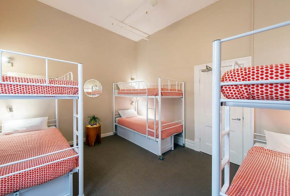 YHA Port Elliot Beach House