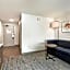 Holiday Inn Express Hotel & Suites Milwaukee-New Berlin By IHG