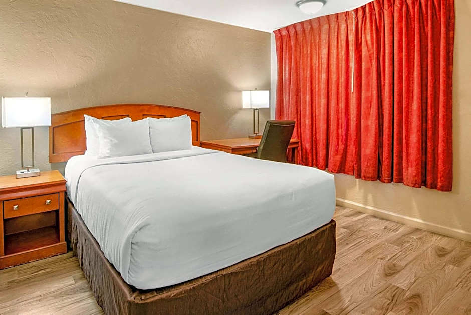 Econo Lodge Inn & Suites Durango