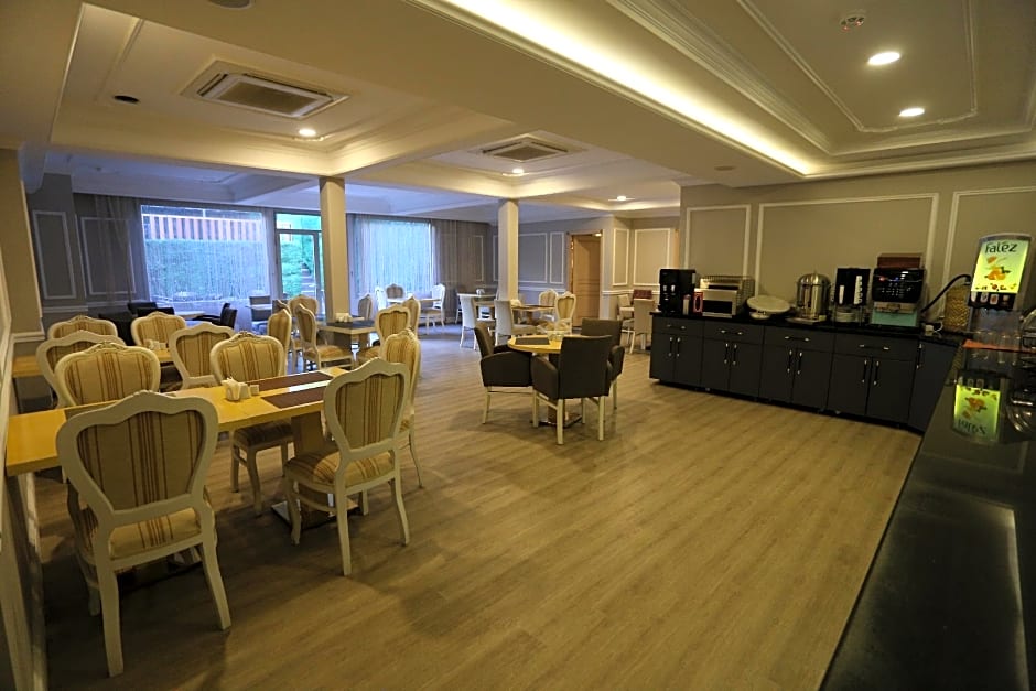 Albatros Premier Hotel