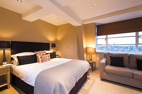 STUDIO WITH SOFA BED