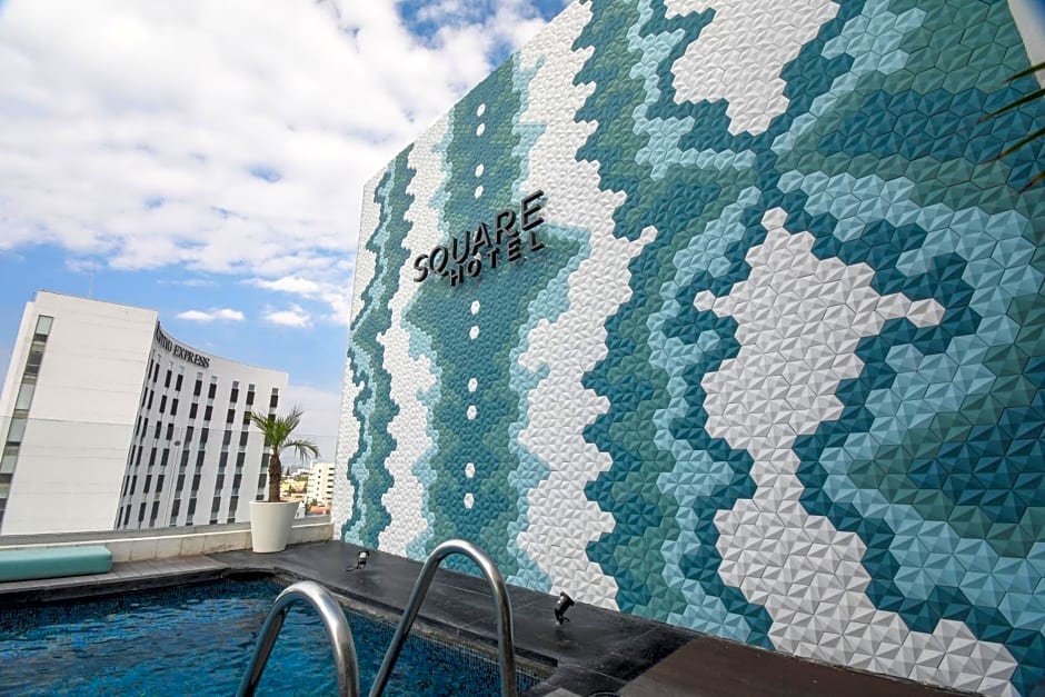 Square Small Luxury Hotel