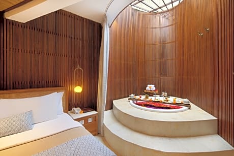 Suite Room with Jacuzzi