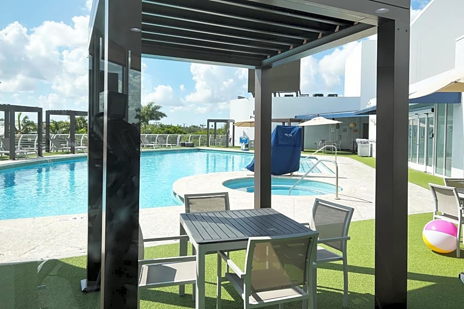 Nuvo Suites Hotel - Miami / Doral