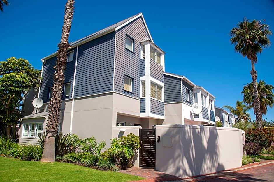 WATERFRONT 2 BR Home with mooring at Knysna Quays - life on the water