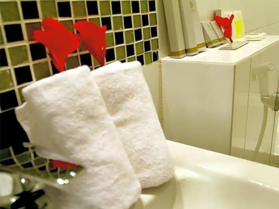 Grand Royal BIL Hotel