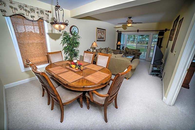 River Oaks Golf Resort