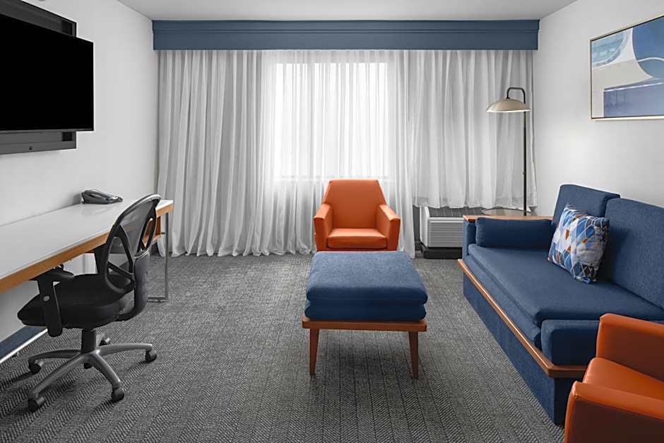 Courtyard by Marriott San Diego Central