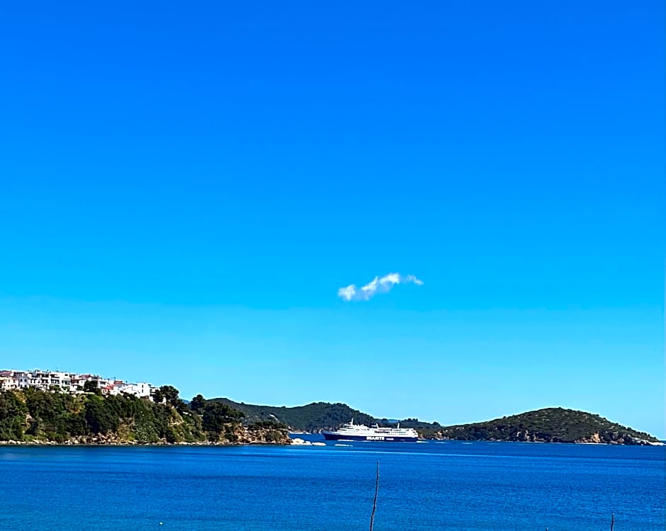 Angeliki Beach Hotel