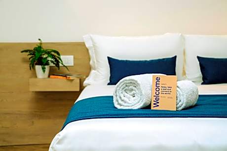 Air Rooms Rome Airport by HelloSky