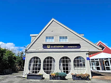 U Studios Paraparaumu Beach (formerly Copperfield Seaside Motel)