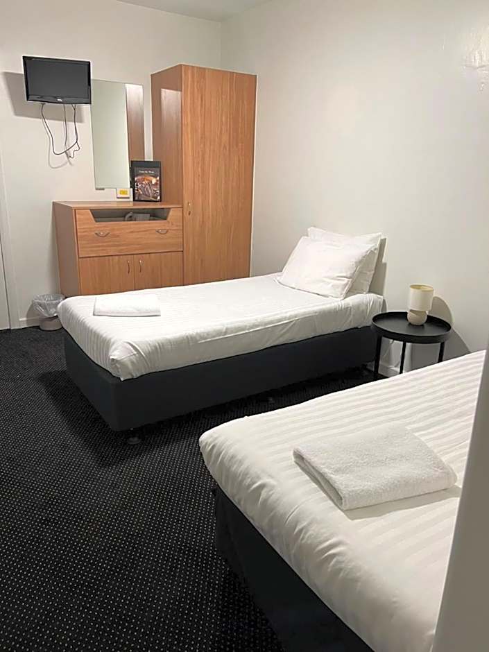 Star Bar Cafe and Hotel