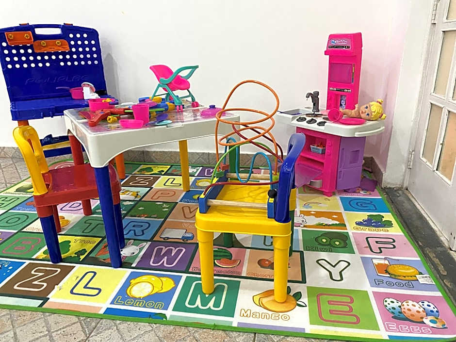 Flat estudio 110 Amarilis Riviera de São Lourenço, 03 piscina climatizada, serviço de hotelaria, limpesa e troca de toalhas diária, carregador veiculo elétrico e servico de praia finais de semana WiFi 500