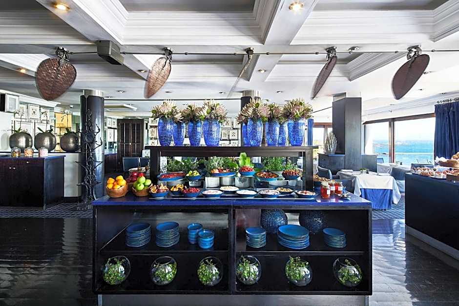 Twelve Apostles Hotel & Spa