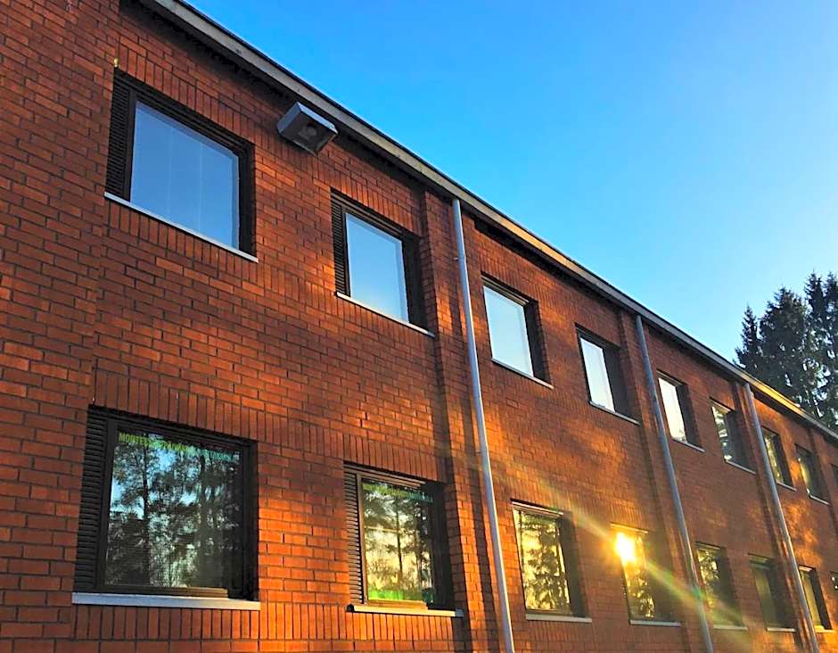 The Rooms Airport - 20Rooms