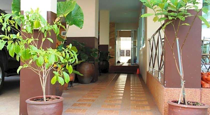 Bann Vor Sumongkol Services Apartment