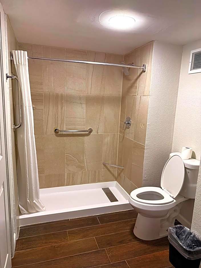 Americas Best Value Inn - Laredo