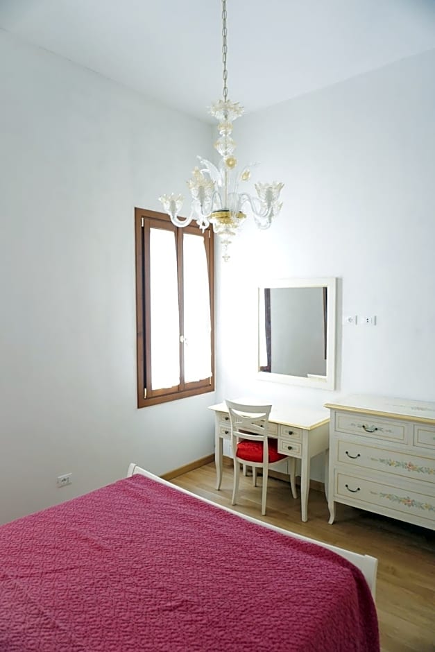 B&B Nina – Venice, GA