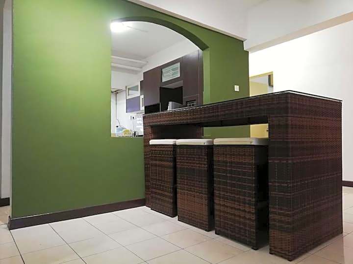 3 Rooms 10 pax VKA near LRT Axiata Bkt-Jalil IMU APU