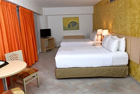 Double Room with Two Double Beds - Disability Access