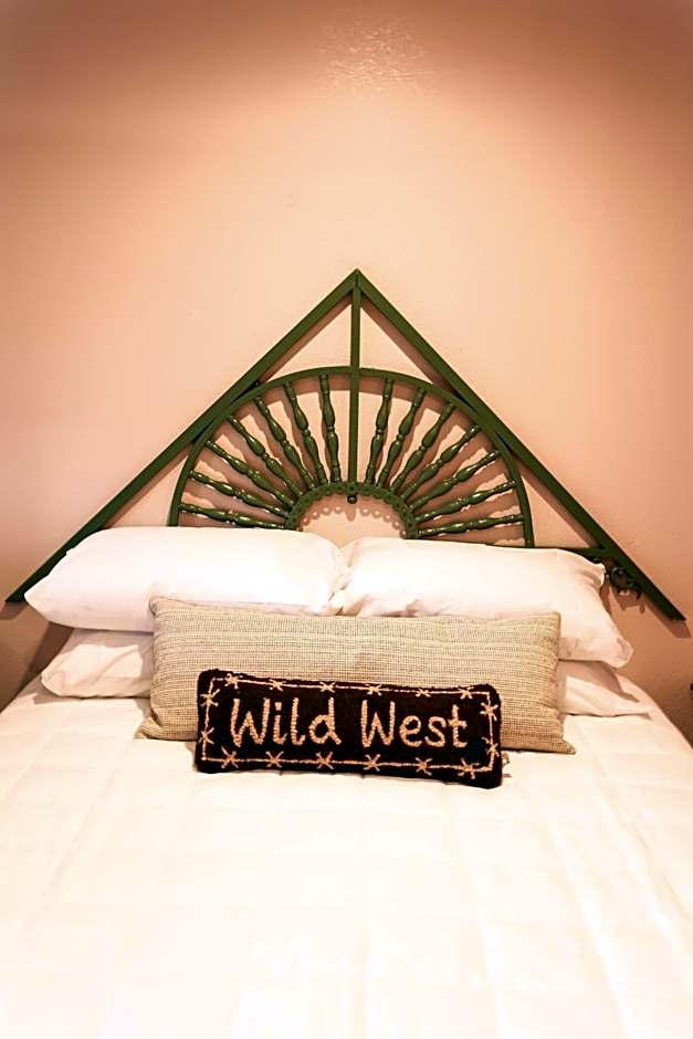 The Blue Buffalo Motel