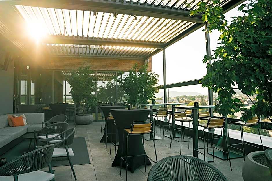 LOOM Hotel & Skybar