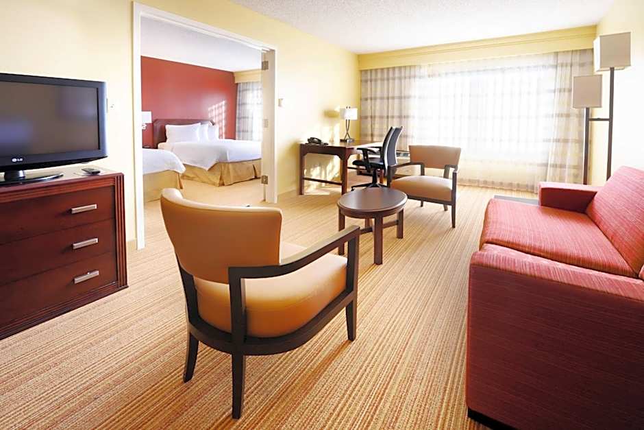 Courtyard by Marriott Houston Hobby Airport