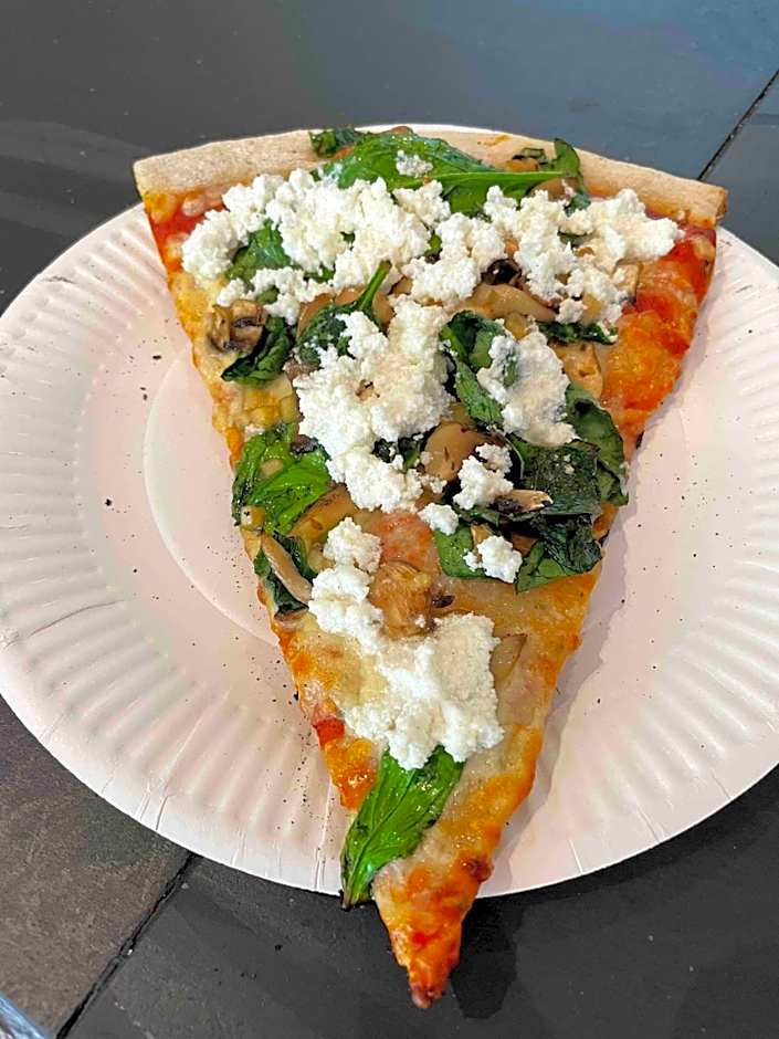 Vagabond Vieiras Beds & Communal Dinner Albergue LE-210