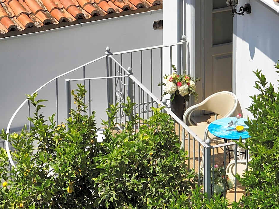 LIVIN Hydra Duplex Suite