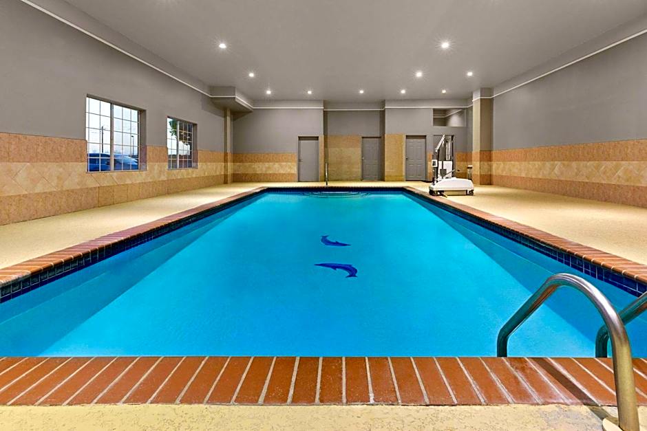 La Quinta Inn & Suites by Wyndham Deer Park